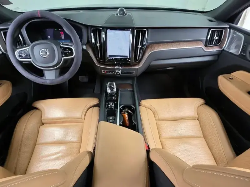 2022 Volvo XC60 с пробегом 74 312 км