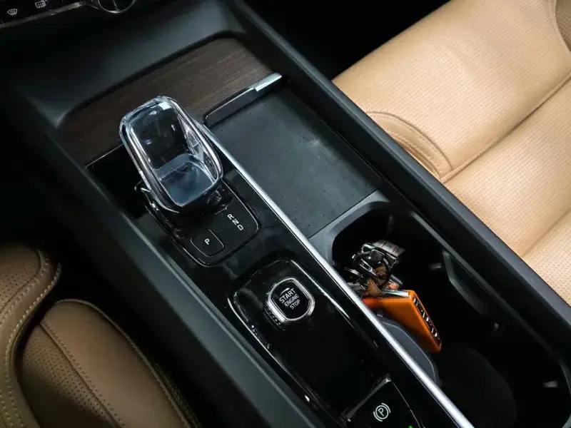 2022 Volvo XC60 с пробегом 74 312 км
