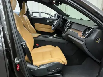 2022 Volvo XC60 с пробегом 74 312 км