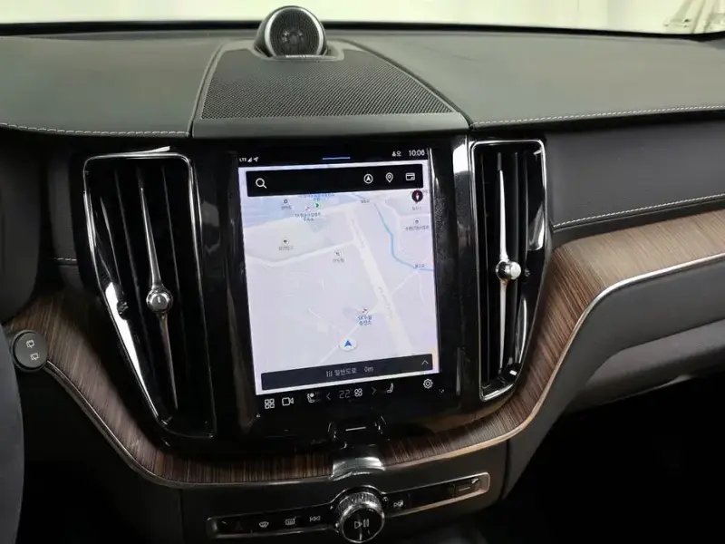 2022 Volvo XC60 с пробегом 74 312 км