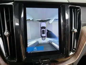 2022 Volvo XC60 с пробегом 74 312 км