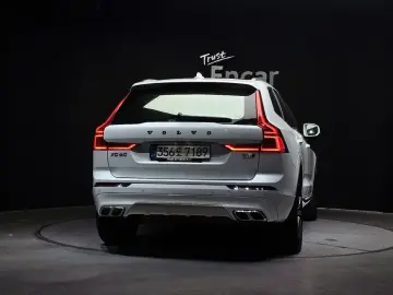 2021 Volvo XC60 с пробегом 61 230 км