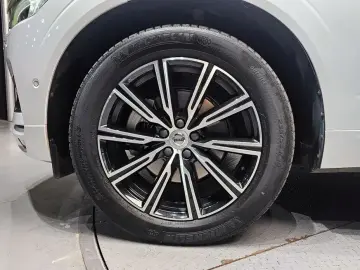 2021 Volvo XC60 с пробегом 61 230 км