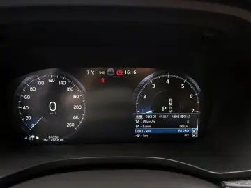 2021 Volvo XC60 с пробегом 61 230 км