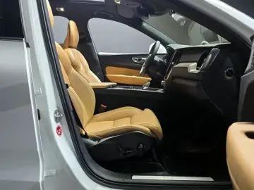 2021 Volvo XC60 с пробегом 61 230 км