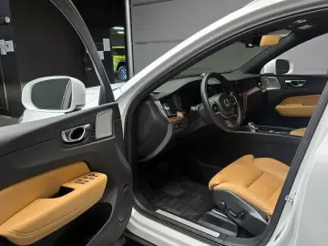 2021 Volvo XC60 с пробегом 61 230 км
