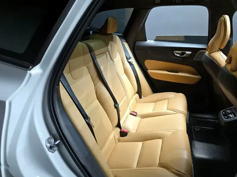 2021 Volvo XC60 с пробегом 61 230 км
