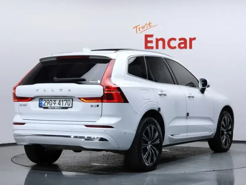 2022 Volvo XC60 с пробегом 50 595 км