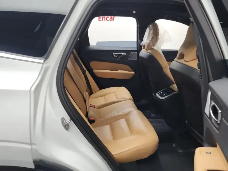 2022 Volvo XC60 с пробегом 50 595 км