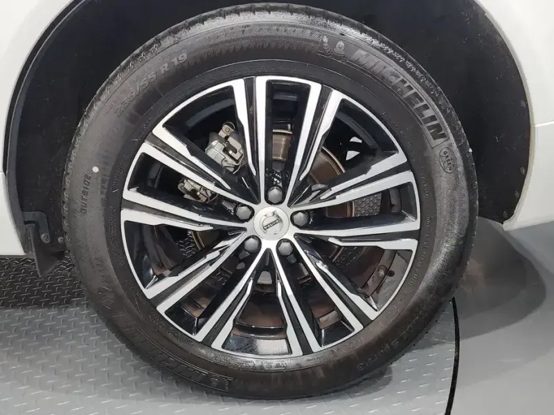 2022 Volvo XC60 с пробегом 50 595 км