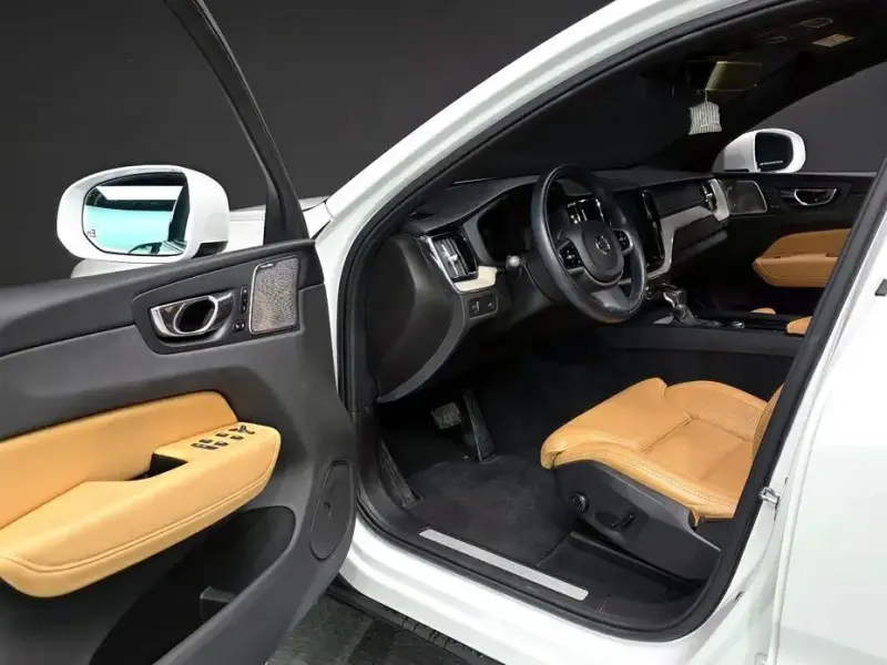2020 Volvo XC60 с пробегом 112 703 км
