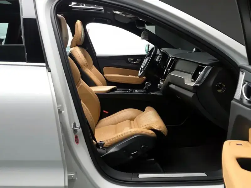 2020 Volvo XC60 с пробегом 112 703 км