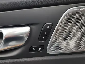 2022 Volvo XC60 с пробегом 50 595 км