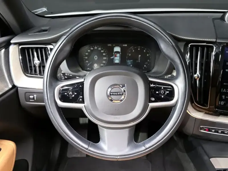 2020 Volvo XC60 с пробегом 112 703 км