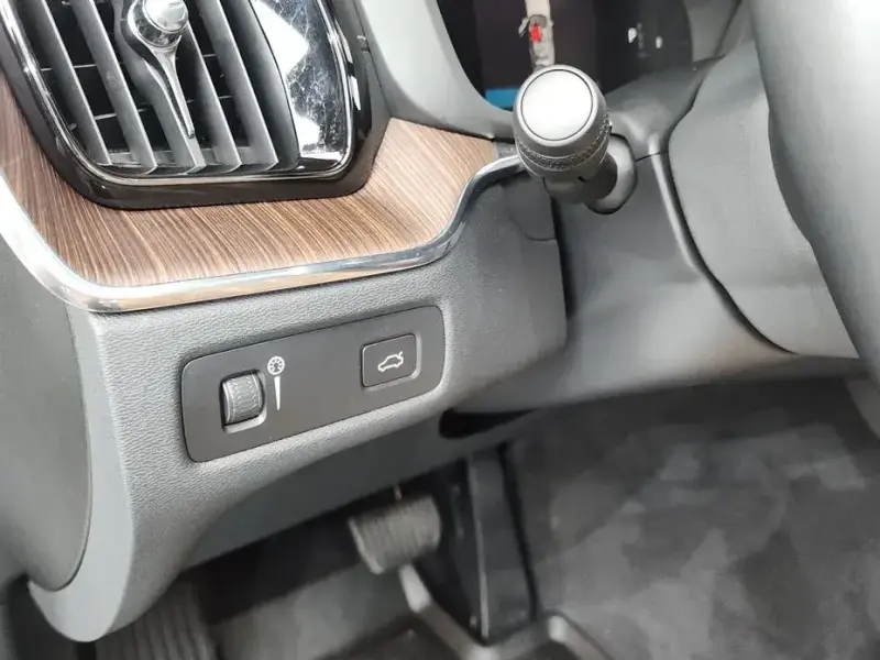 2022 Volvo XC60 с пробегом 50 595 км