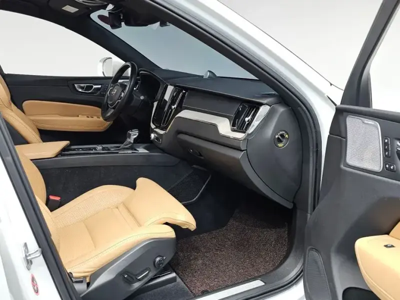 2019 Volvo XC60 с пробегом 60 185 км
