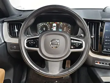 2019 Volvo XC60 с пробегом 60 185 км