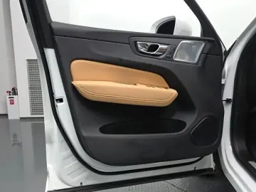 2019 Volvo XC60 с пробегом 50 835 км