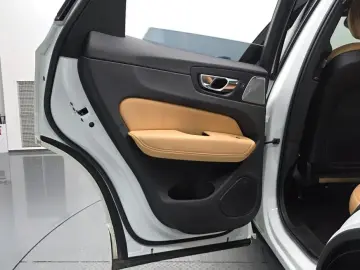 2019 Volvo XC60 с пробегом 50 835 км