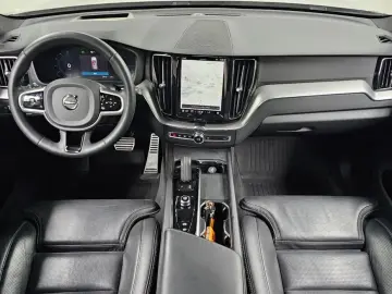 2022 Volvo XC60 с пробегом 70 728 км