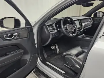 2022 Volvo XC60 с пробегом 70 728 км