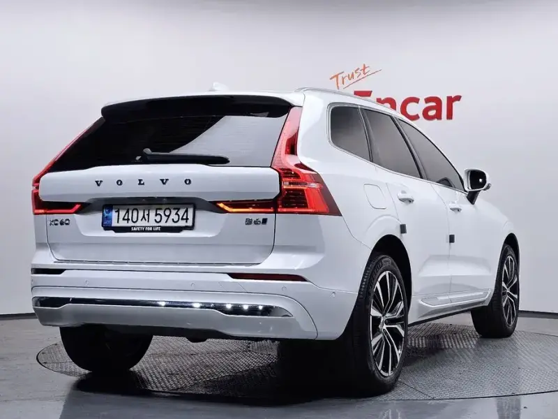 2023 Volvo XC60 с пробегом 24 111 км