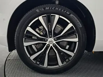 2023 Volvo XC60 с пробегом 24 111 км