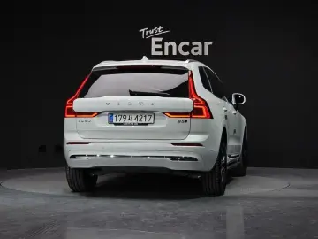 2023 Volvo XC60 с пробегом 19 894 км