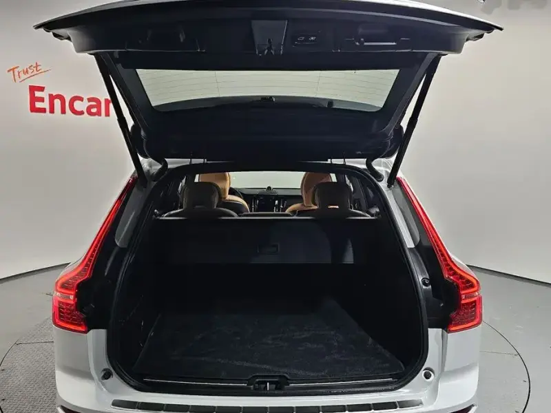2023 Volvo XC60 с пробегом 24 111 км