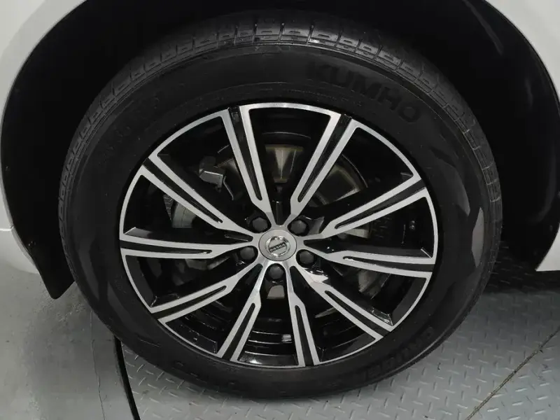 2021 Volvo XC60 с пробегом 84 825 км