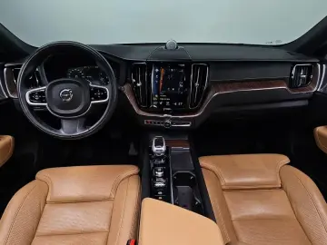 2021 Volvo XC60 с пробегом 84 825 км
