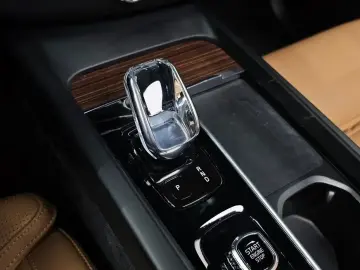 2021 Volvo XC60 с пробегом 84 825 км
