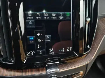 2021 Volvo XC60 с пробегом 84 825 км