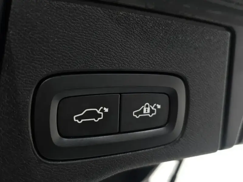 2021 Volvo XC60 с пробегом 84 825 км