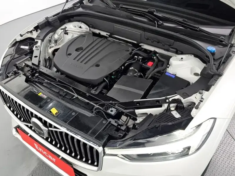 2023 Volvo XC60 с пробегом 61 169 км