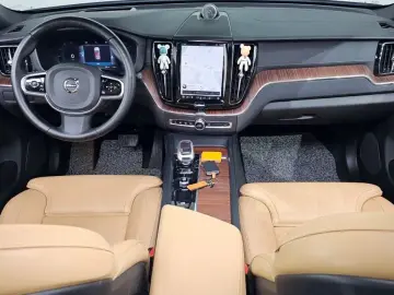 2023 Volvo XC60 с пробегом 61 169 км