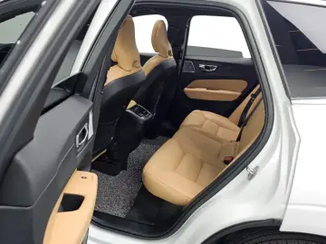 2023 Volvo XC60 с пробегом 61 169 км