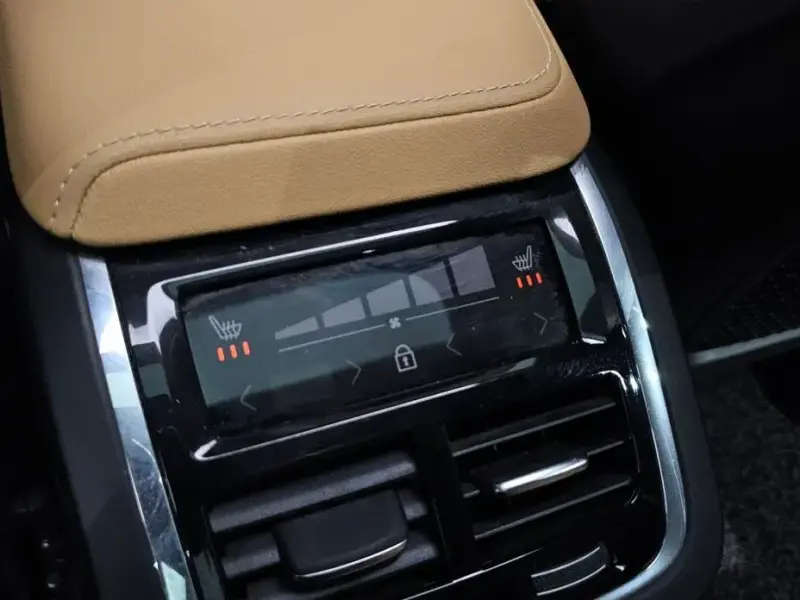 2023 Volvo XC60 с пробегом 61 169 км