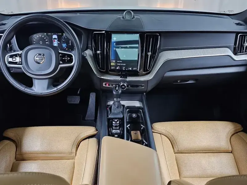 2019 Volvo XC60 с пробегом 44 511 км