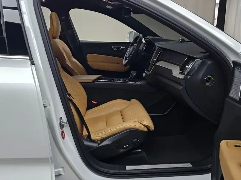 2019 Volvo XC60 с пробегом 44 511 км