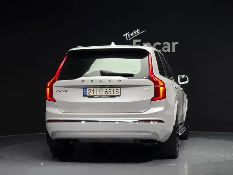 2022 Volvo XC90 с пробегом 68 954 км