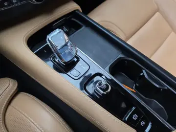 2022 Volvo XC90 с пробегом 68 954 км