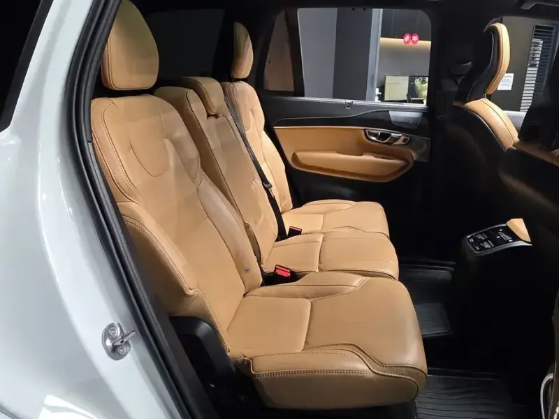 2022 Volvo XC90 с пробегом 68 954 км