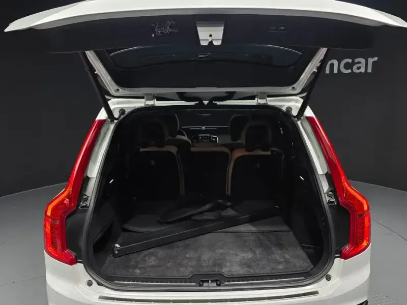 2022 Volvo XC90 с пробегом 68 954 км