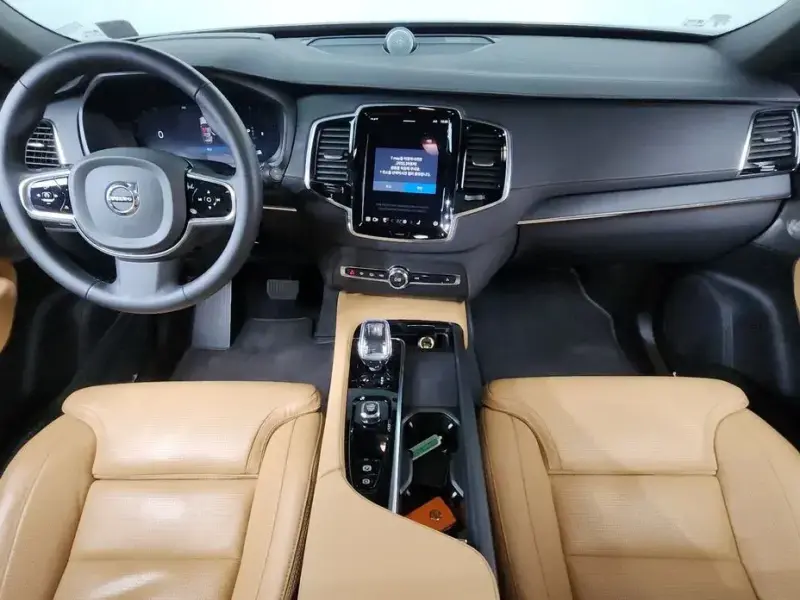 2023 Volvo XC90 с пробегом 65 980 км