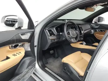 2023 Volvo XC90 с пробегом 65 980 км