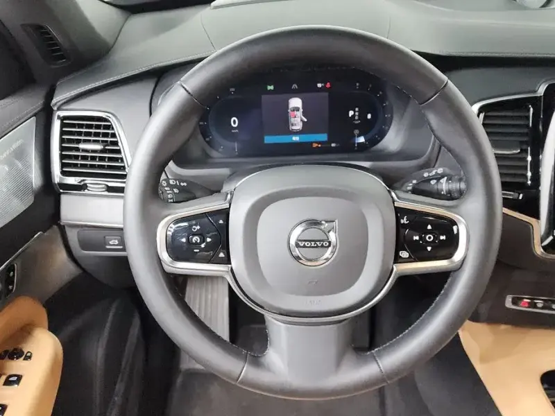 2023 Volvo XC90 с пробегом 65 980 км
