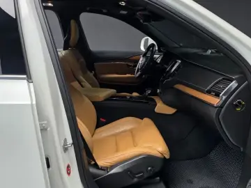 2018 Volvo XC90 с пробегом 85 692 км