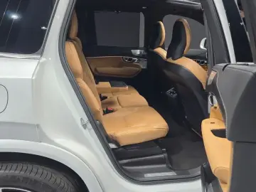 2023 Volvo XC90 с пробегом 64 744 км