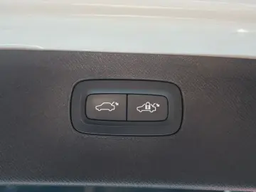 2023 Volvo XC90 с пробегом 64 744 км